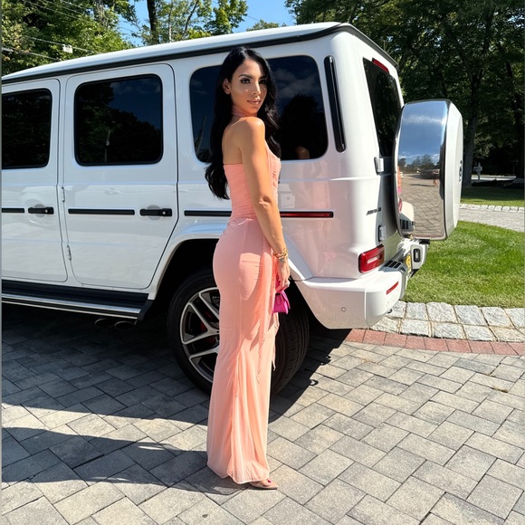 Houseofcb - Picture 3 of 5